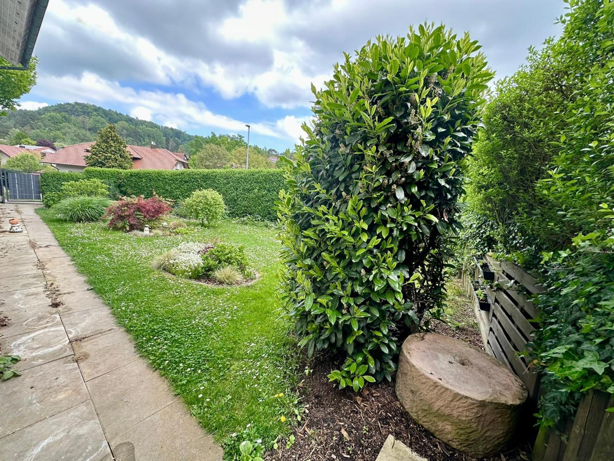 Schoene Mit Grossem Garten Stockach